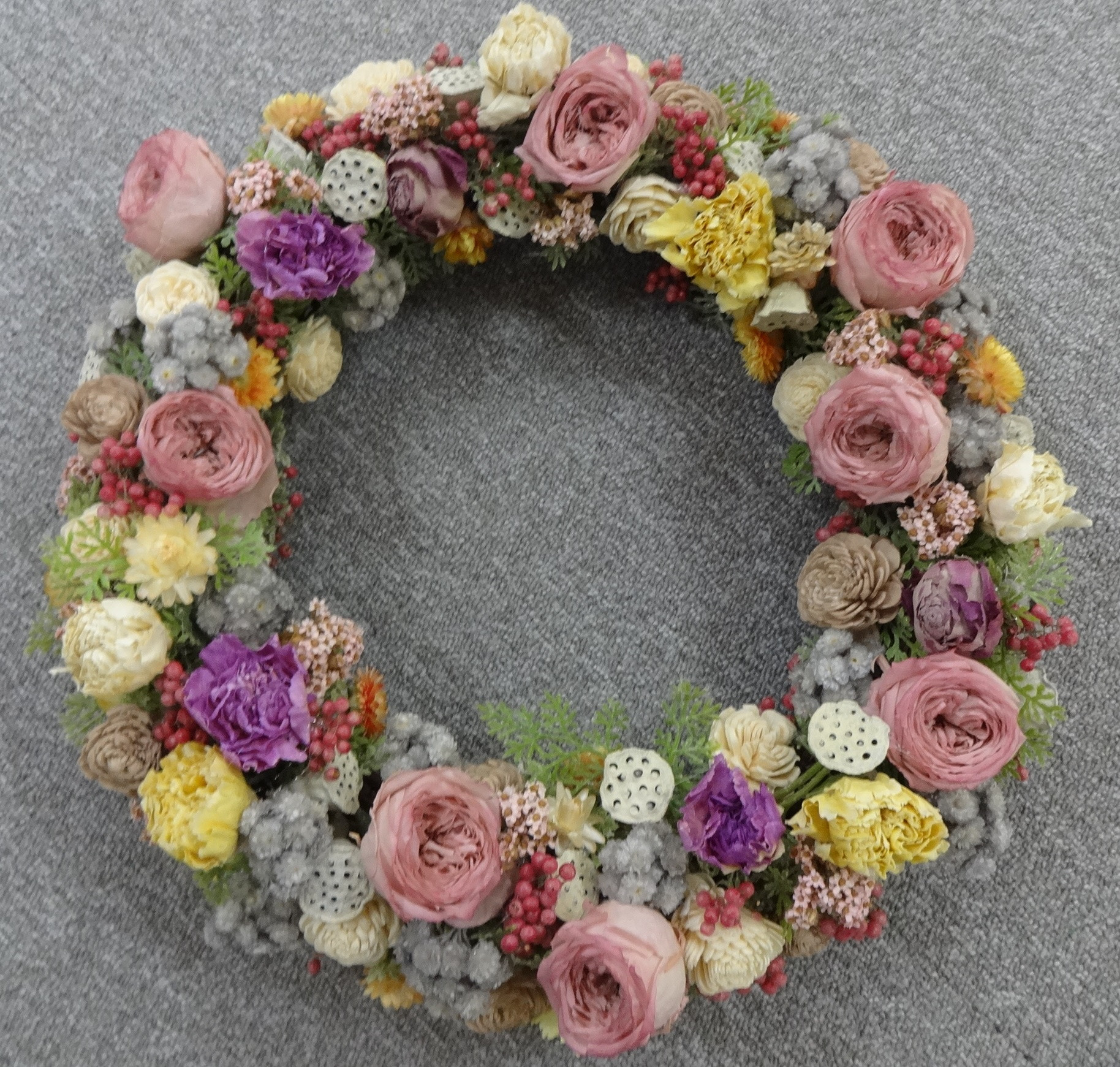 ドライフラワーのリース